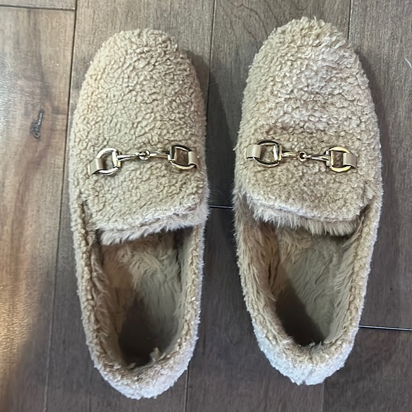 (2/$20) Furry beige slippers/loafers - Picture 1 of 8